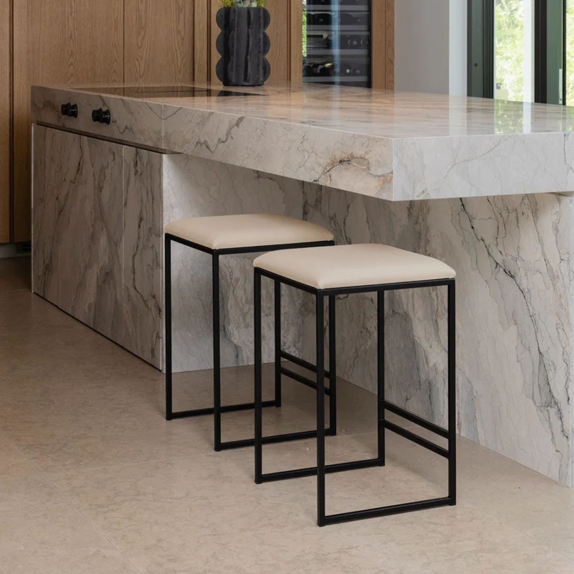 Svea Bar Stool
