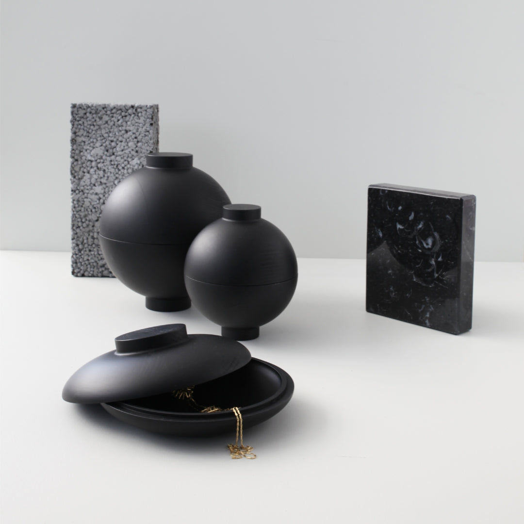 Kristina DamWooden Galaxy Black - Batten Home
