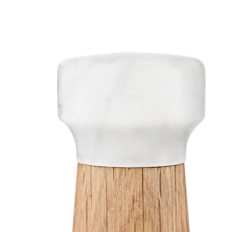 The Craft Salt Mill is just one piece of the beautiful collaboration between Normann Copenhagen and Danish designer Simon Legald. The Craft Collection offers a variety of kitchen essentials, made of quality materials that are suitable for everyday use.